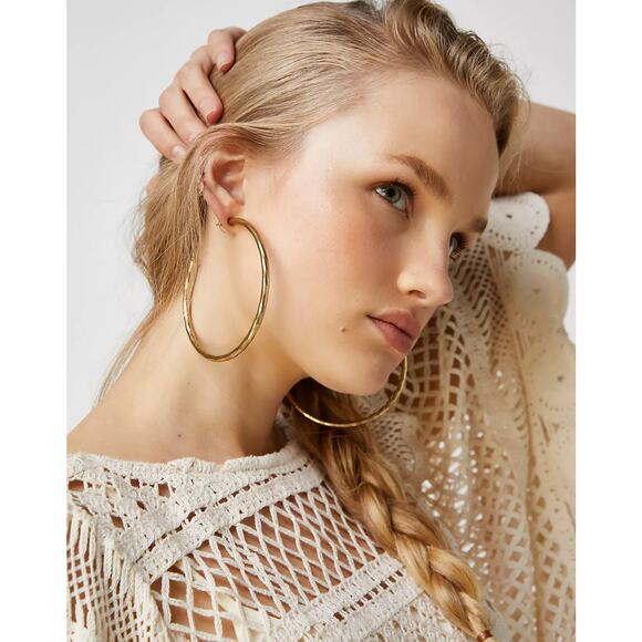 NWT Free People Nikis Oversized Hoops Gold - Picture 1 of 6